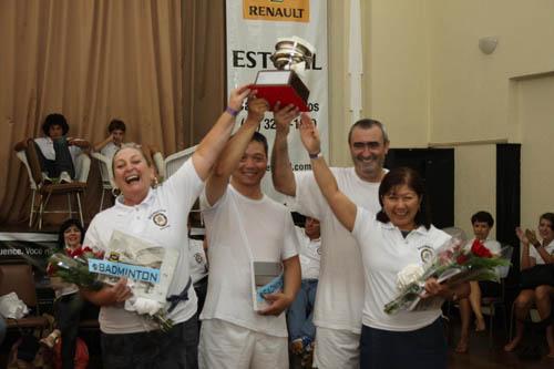 Cento Paulista de Badminton comemora o título do The George Cave Challenger´s Cup / Foto: Divulgação 